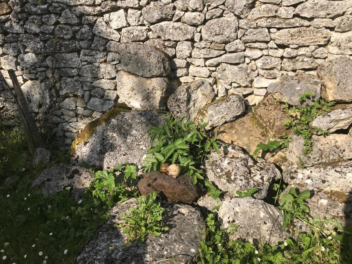 Gite Roche Blanche Lolme Exterior foto