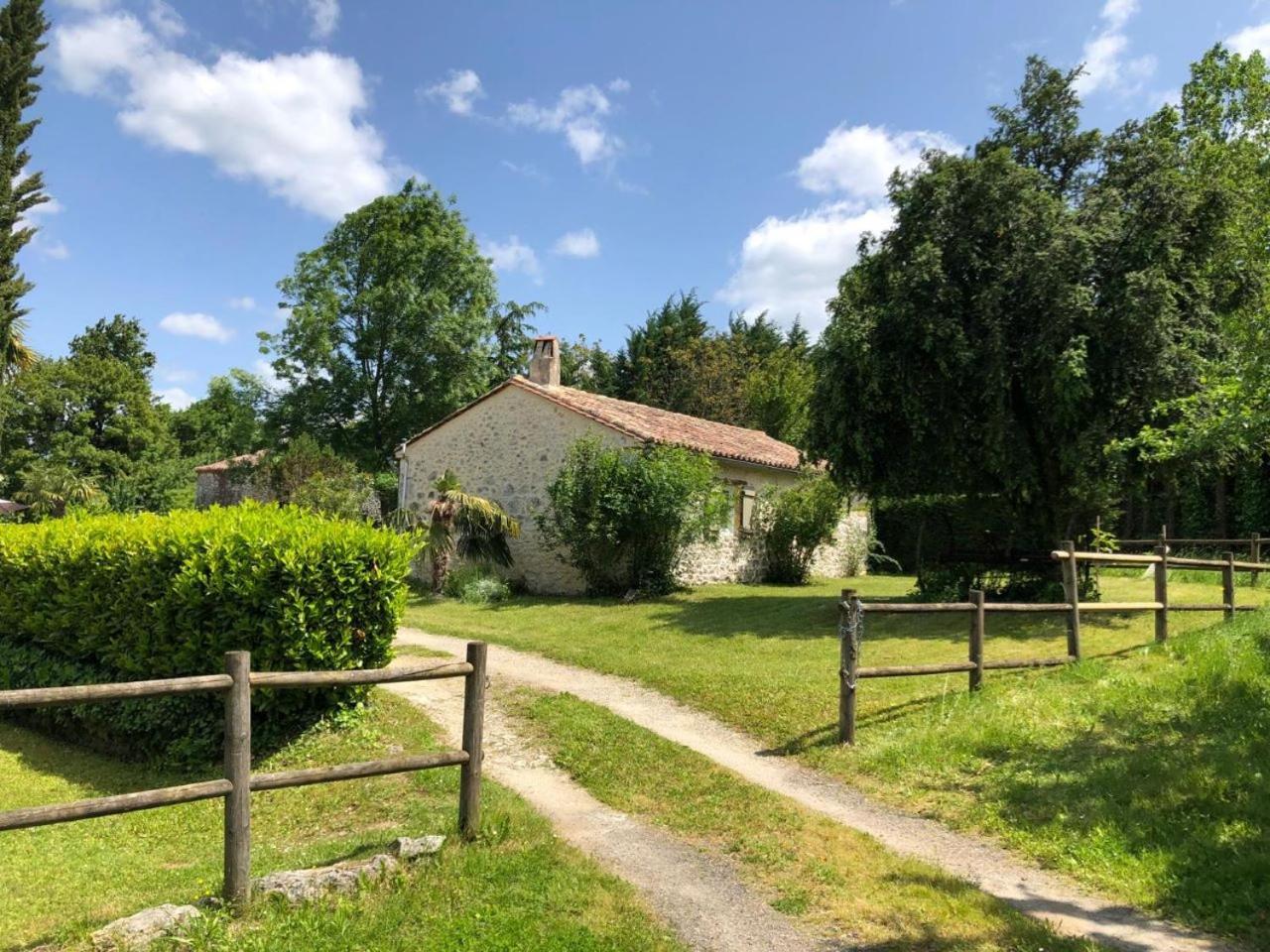 Gite Roche Blanche Lolme Exterior foto